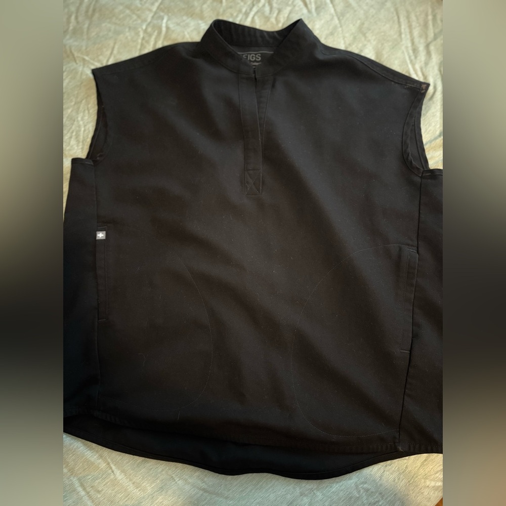 Figs Black Rafael top